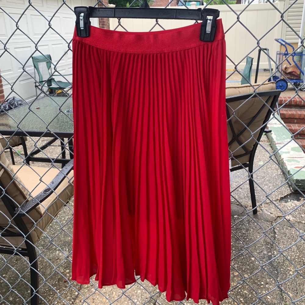 Midi pleated skirt